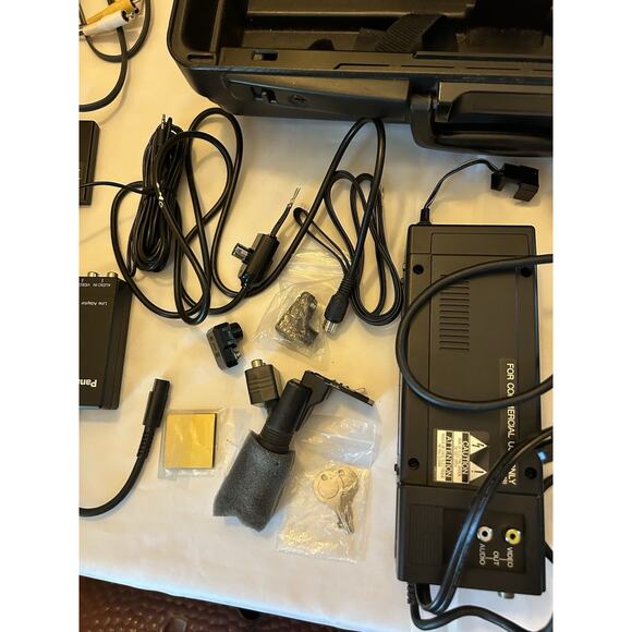 Panasonic AF Piezo VHS Video Recorder Reporter Movie Camera AG-160 Case EXTRAs - Picture 4 of 16